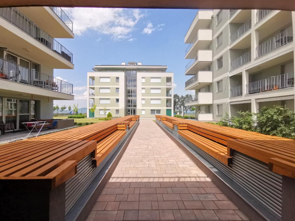 Vizpart Honved Apartman Balatonlelle Exterior photo